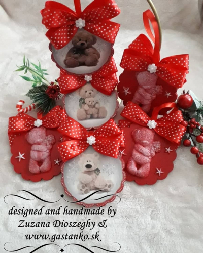 Závesná gulička-kvietok 9cm