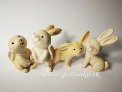 Štvorica zajkov žltých