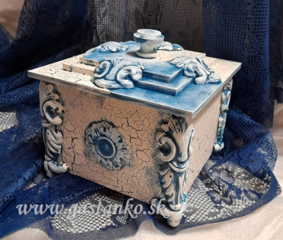 Elegantná dóza na podstavci väčšia