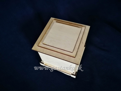 Elegantná dóza na podstavci väčšia