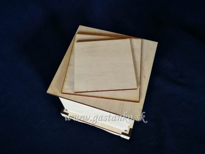 Elegantná dóza na podstavci väčšia