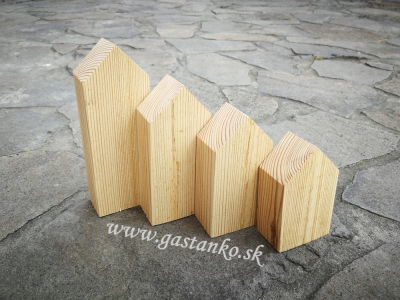 Drevený domček P6x4cm V12