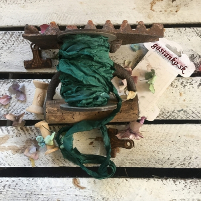 Krčená vintage jedľová sýtozelená