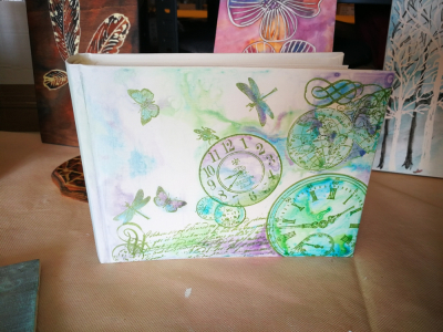 Tekutá vodová farba nebovomodrá