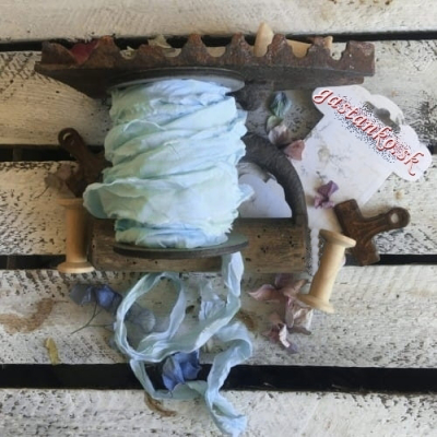 Krčená vintage stuha svetlomodrá