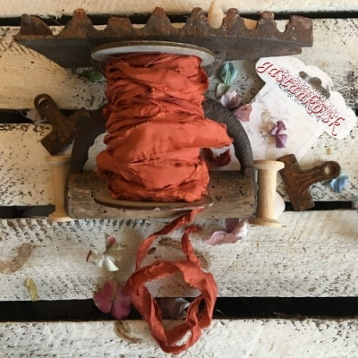 Krčená vintage stuha medená